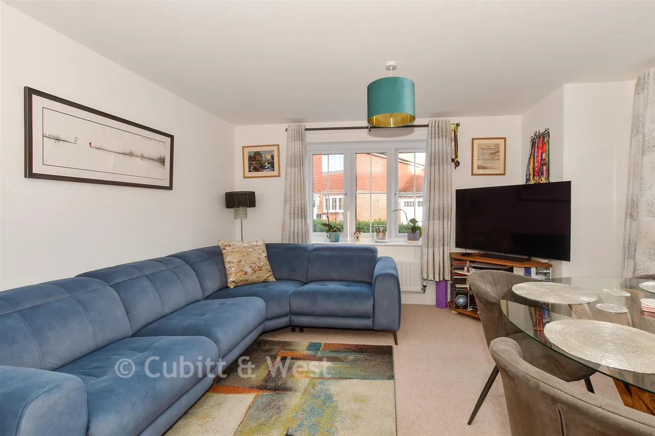 Sycamore Road, Cranleigh, GU6, photo 4