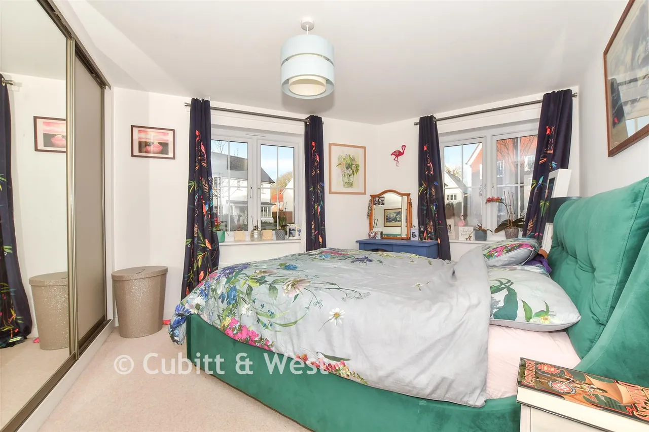 Sycamore Road, Cranleigh, GU6, photo 8