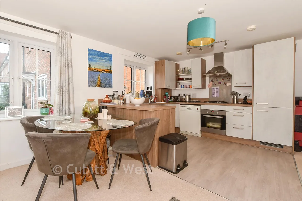 Sycamore Road, Cranleigh, GU6, photo 6
