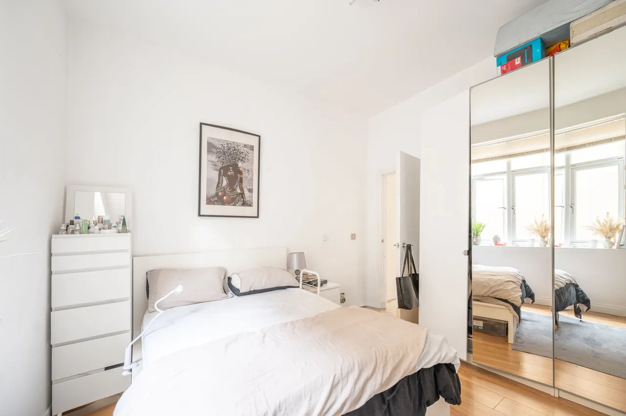 London, NW4, photo 6