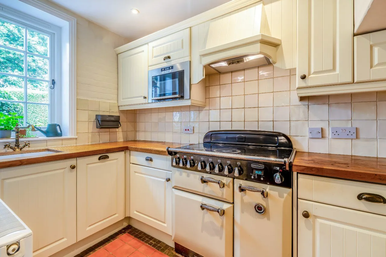 Hoddern Farm, Nr Pidinghoe, East Sussex, BN10 8AR, photo 6