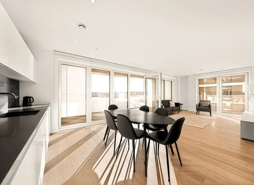 Royal Crest Avenue, Royal Wharf, E16, photo 8