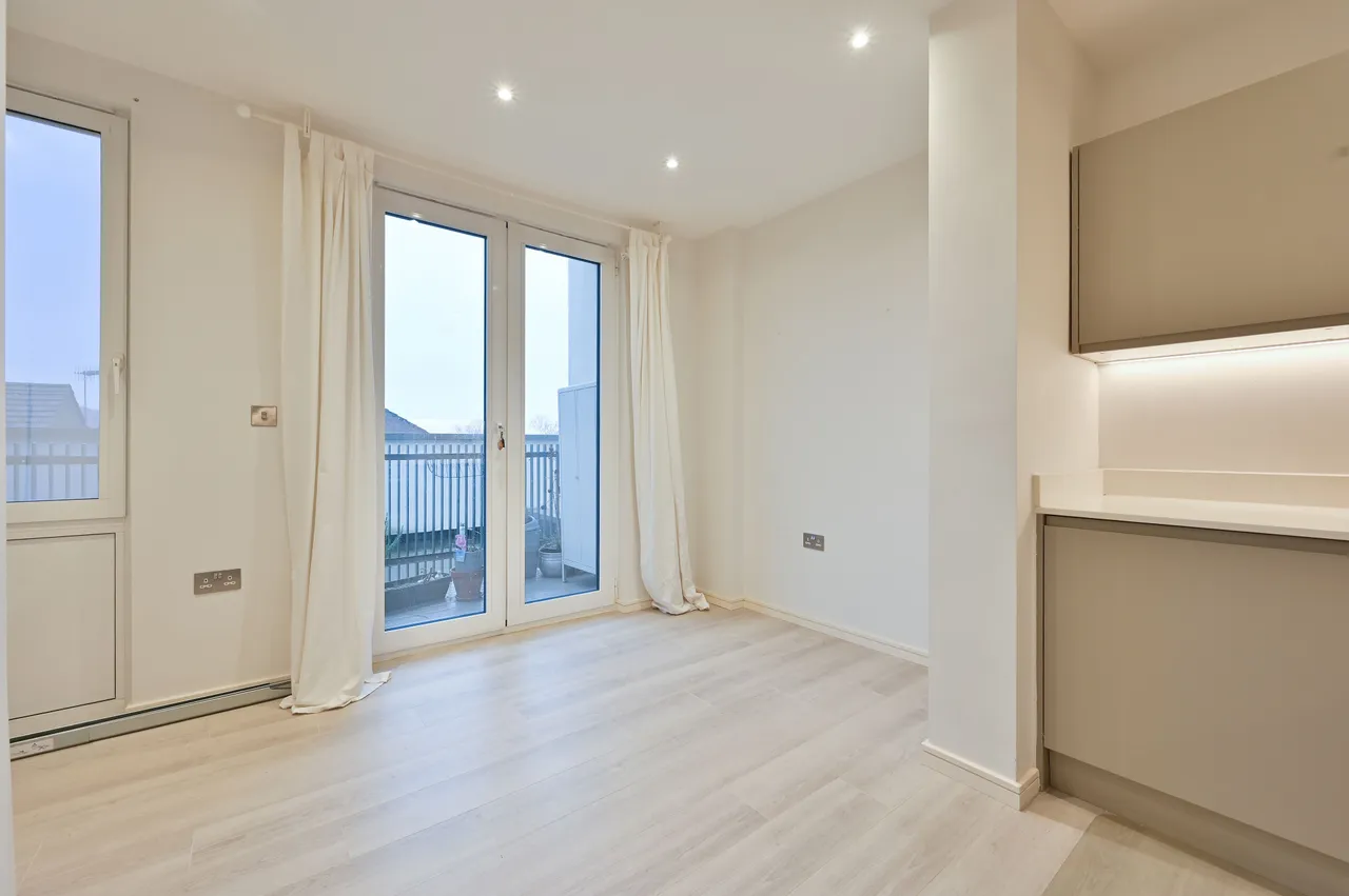 Flat 21, 2 Roxborough Avenue, Harrow, photo 2