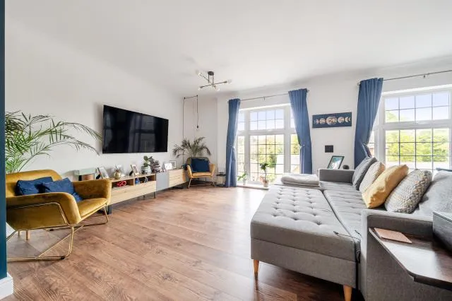 London Road, Camberley, GU15, photo 2