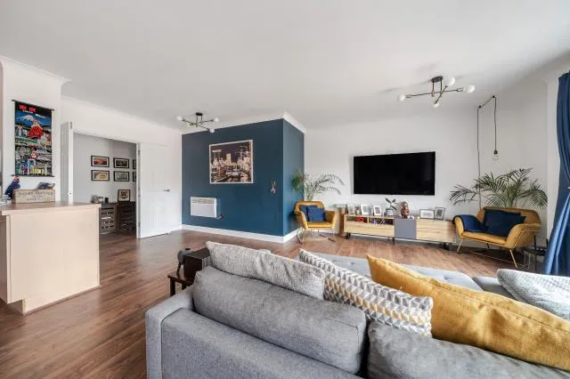 London Road, Camberley, GU15, photo 3