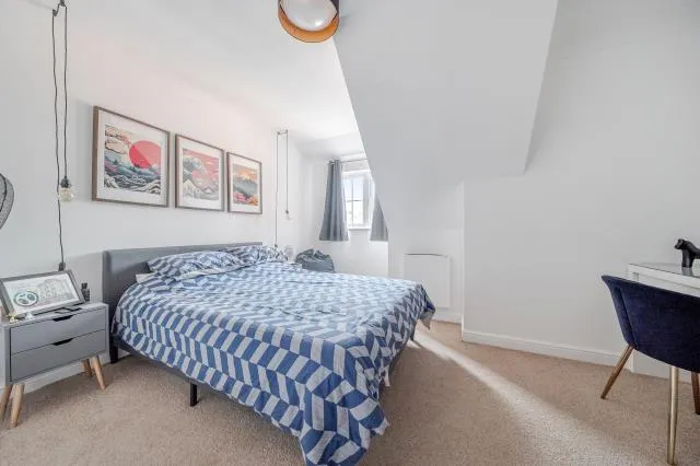 London Road, Camberley, GU15, photo 10