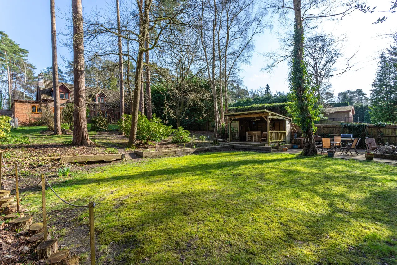 Brooklands Hollybush Ride, Finchampstead, Wokingham, RG40 3QR, photo 19