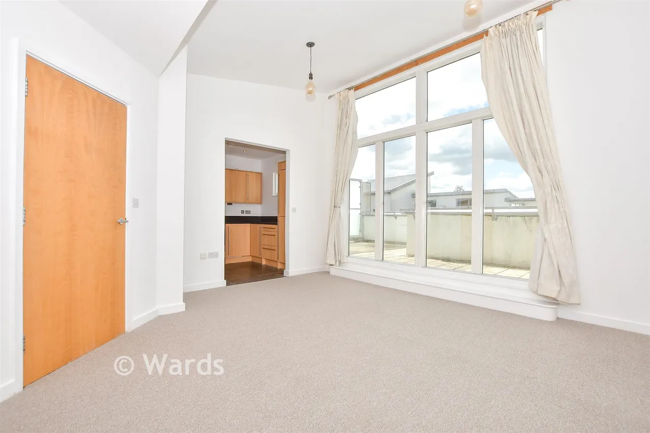 Kingfisher Meadow, Maidstone, ME16, photo 3