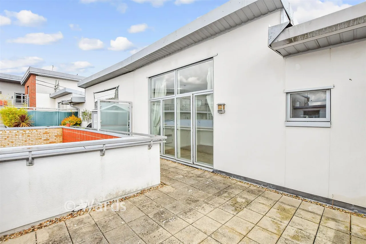 Kingfisher Meadow, Maidstone, ME16, photo 7