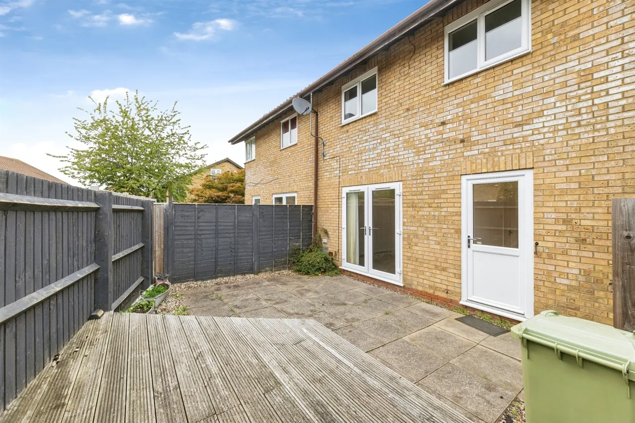 2 bed house for sale, Studley Knapp, Walnut Tree, MK7