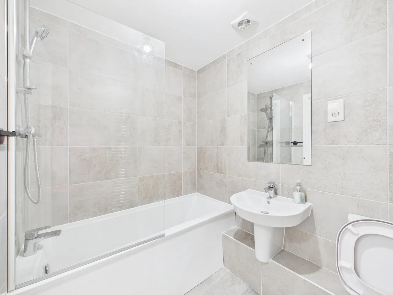 Tay Road, New Lubbesthorpe, LE19, photo 9