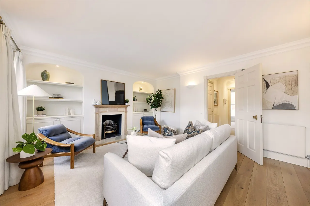 Charles II Place, Chelsea, SW3, photo 2