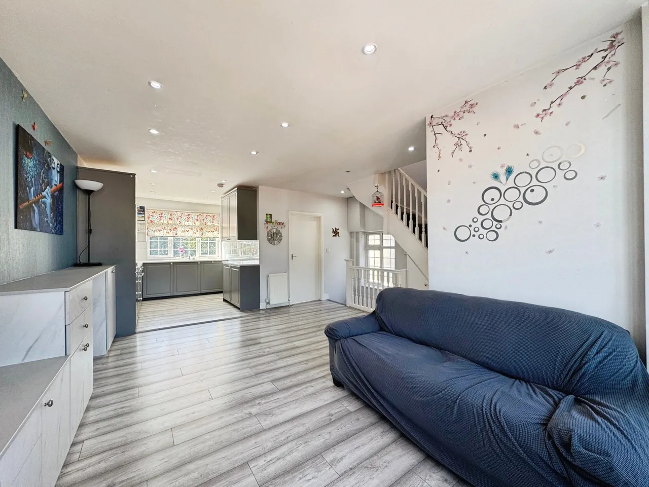 Camrose Avenue, Edgware, HA8, photo 7