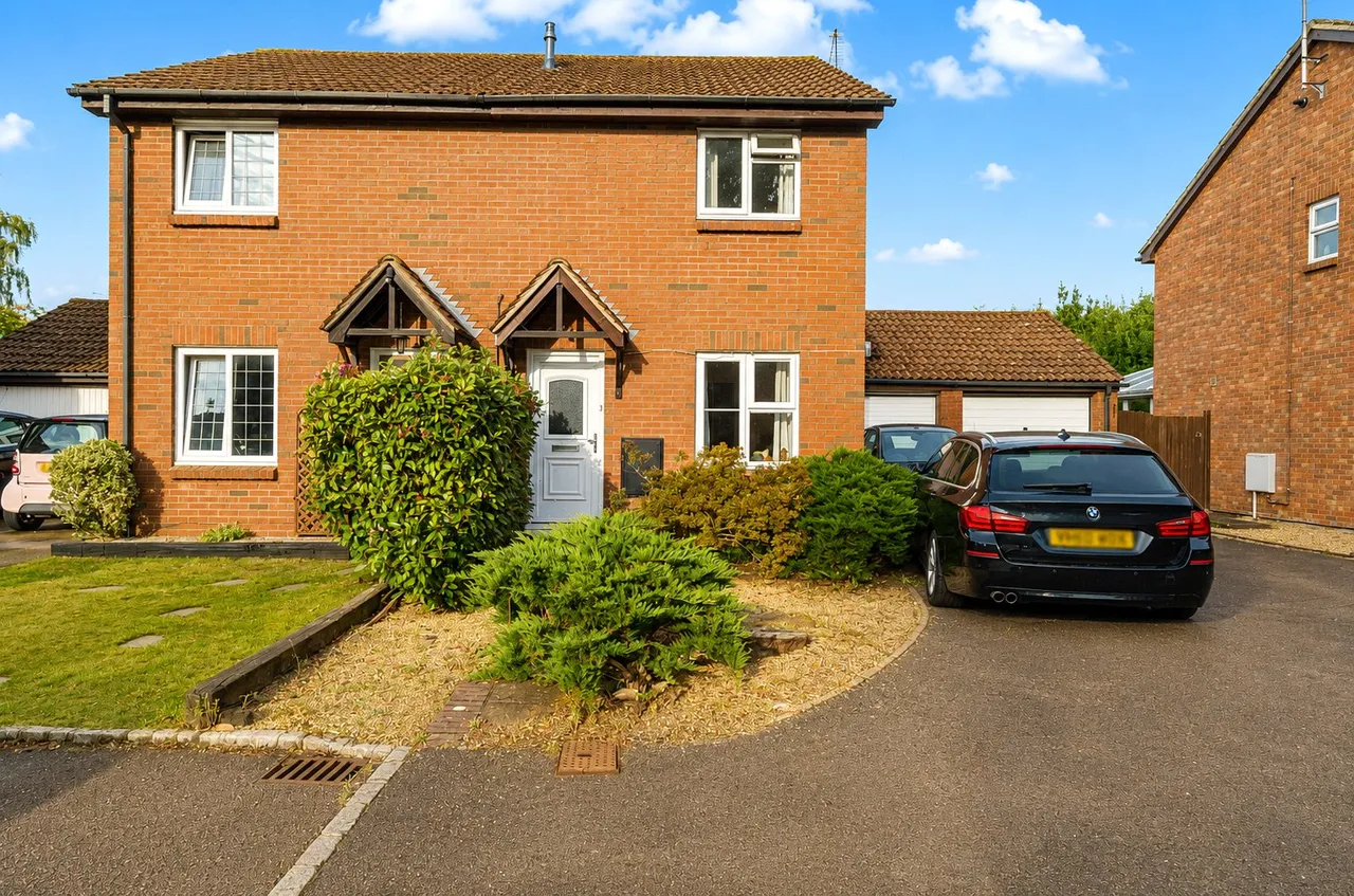 2 bed house for sale — Diamond Way, Wokingham, Berkshire, RG41 3TU