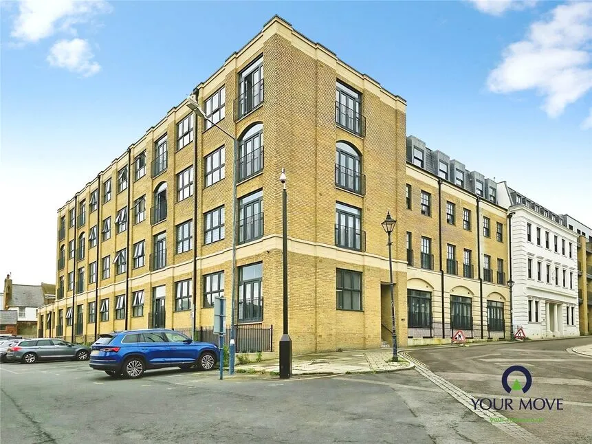 2 bed flat to rent — Queensbridge Drive, Ramsgate, Kent, CT11