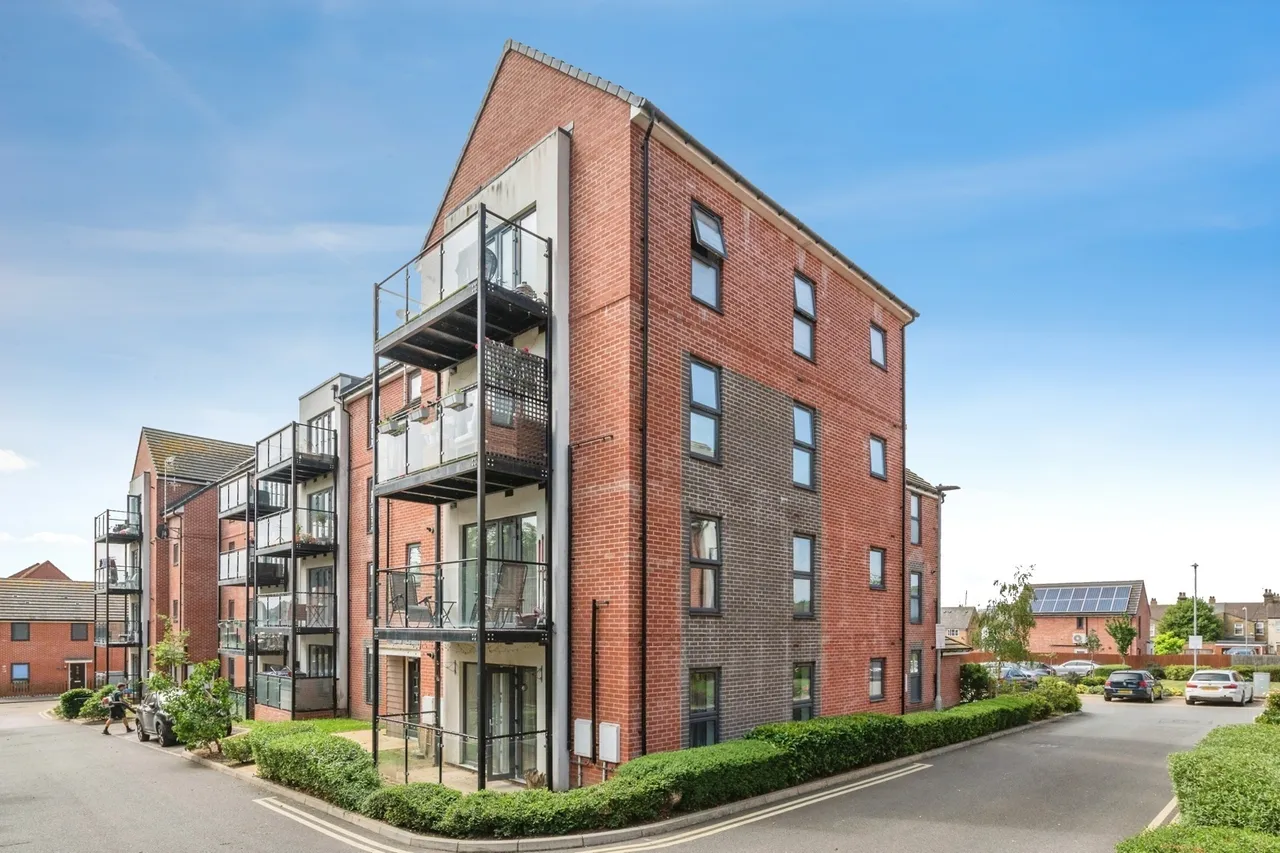 Malthouse Drive, Grays, Essex, RM17, photo 18