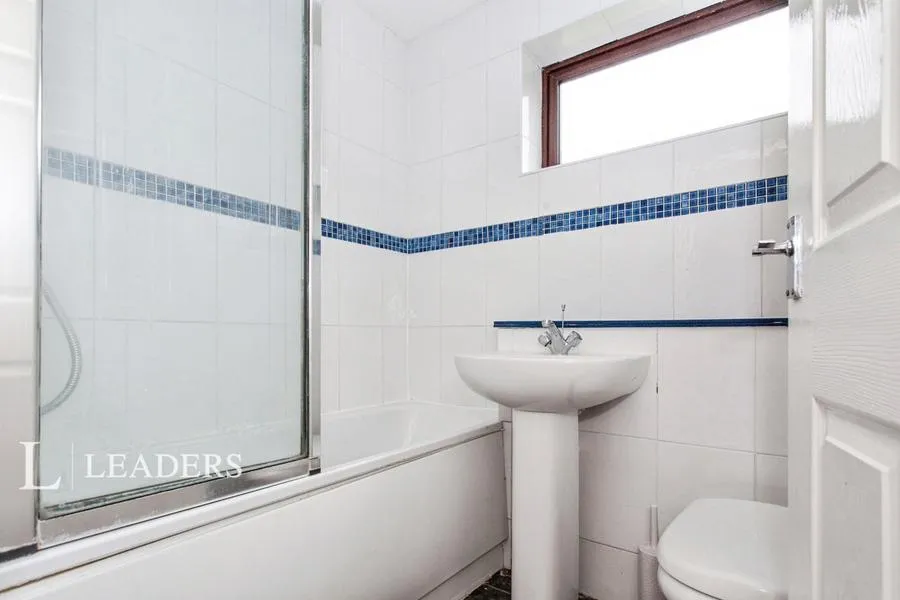 Windsor Gardens, Somersham, PE28, photo 9
