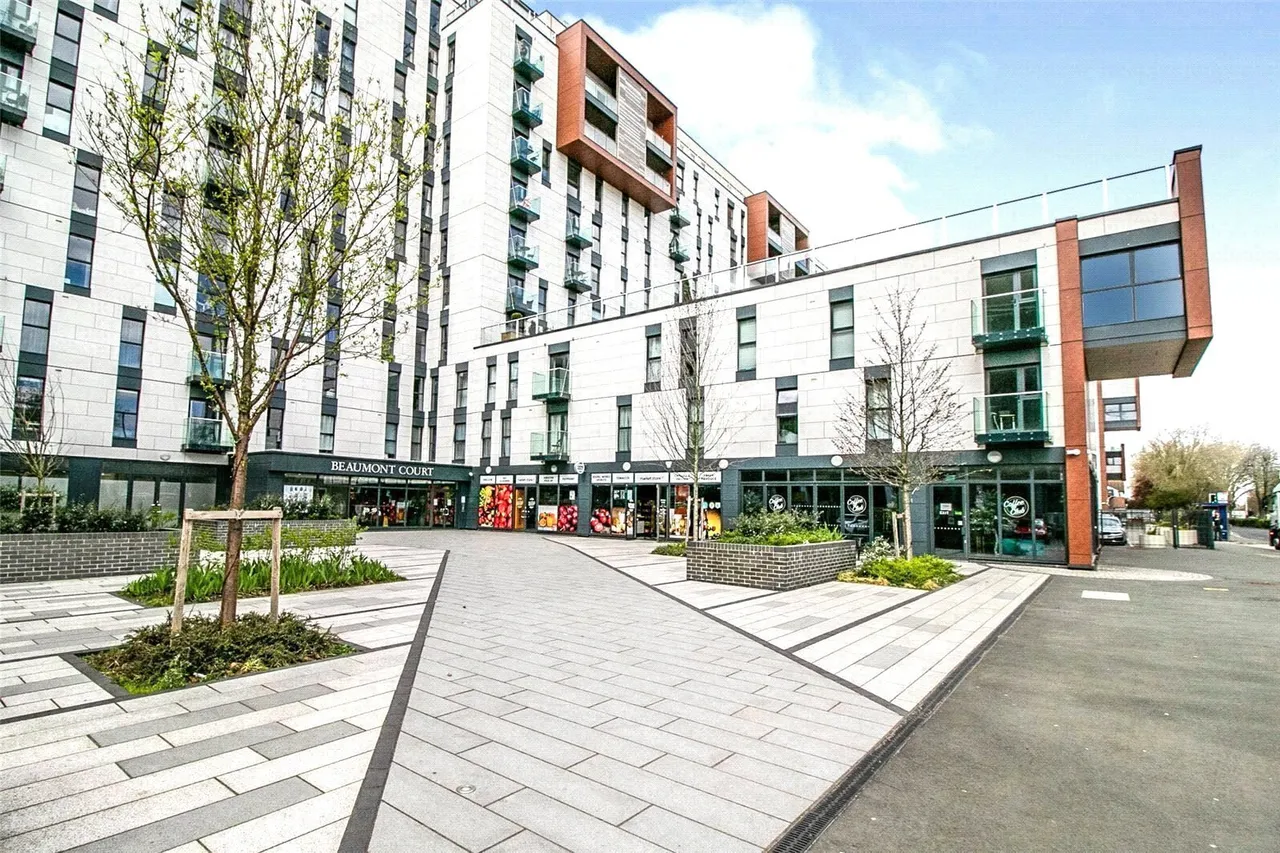 2 bed flat for sale, Victoria Avenue, Southend-On-Sea, SS2