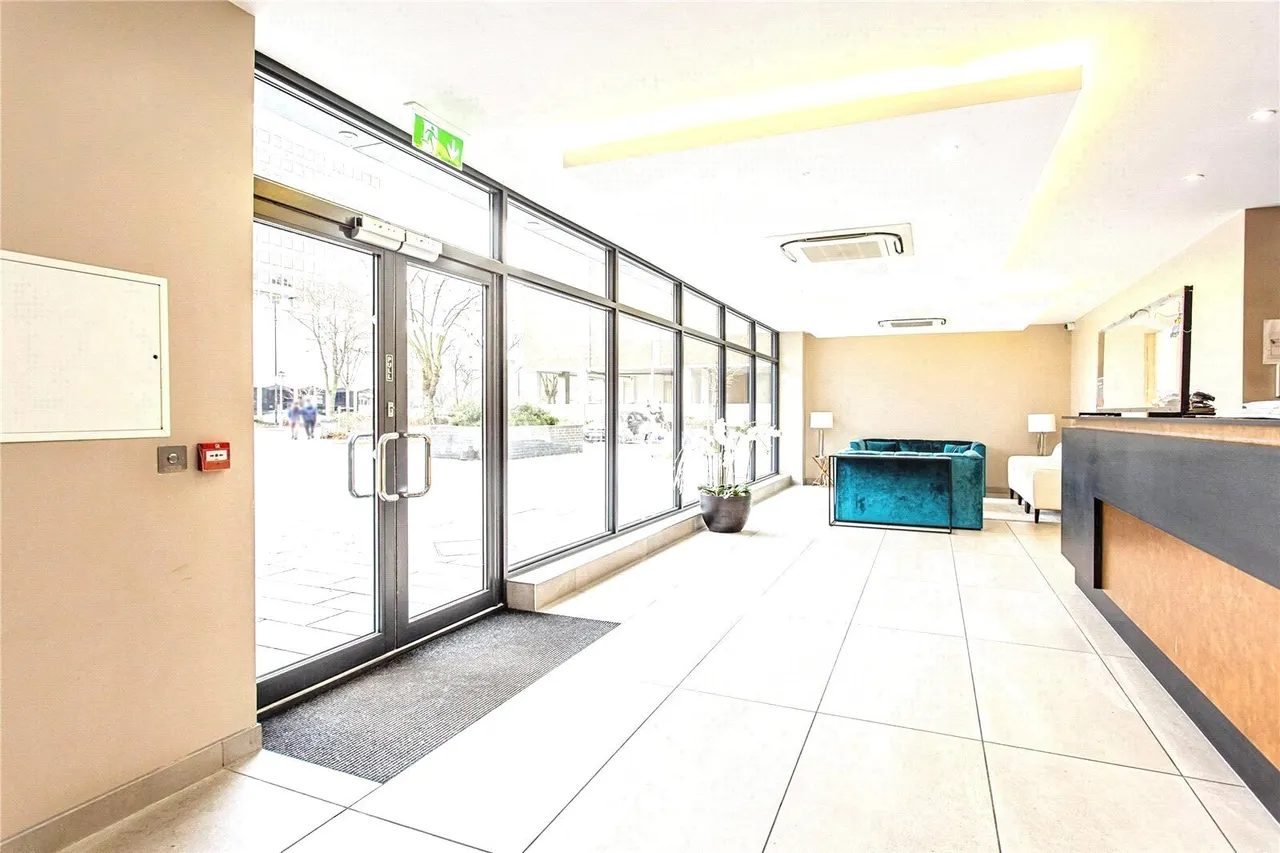 Victoria Avenue, Southend-On-Sea, SS2, photo 3