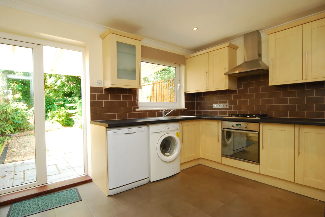 11 Rowan Close, London, photo 4