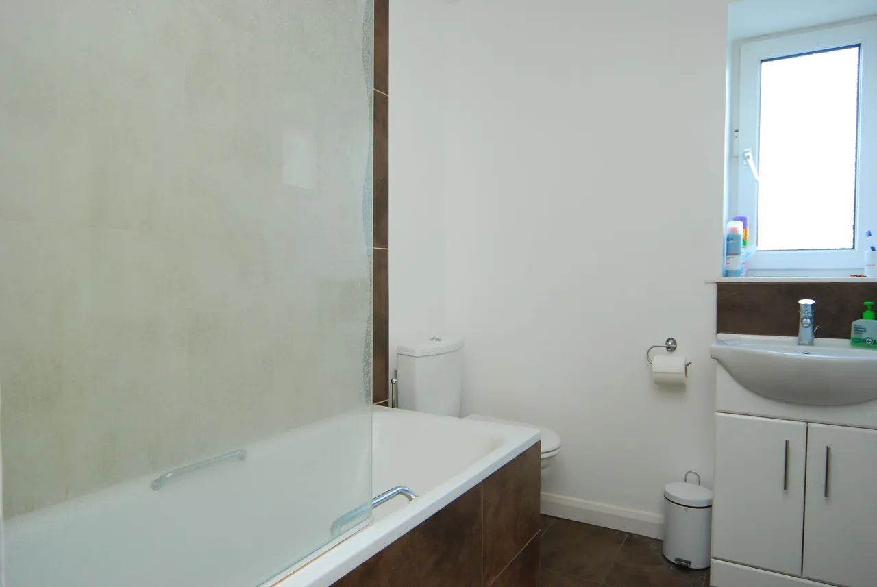 11 Rowan Close, London, photo 8