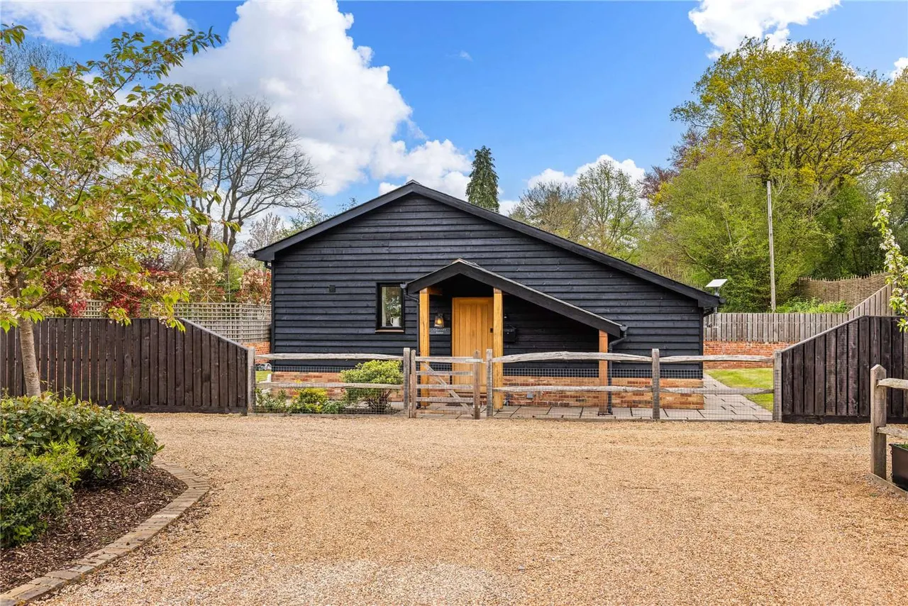 2 bed house for sale — Green Cross Lane, Churt, Farnham, Surrey, GU10 2ND