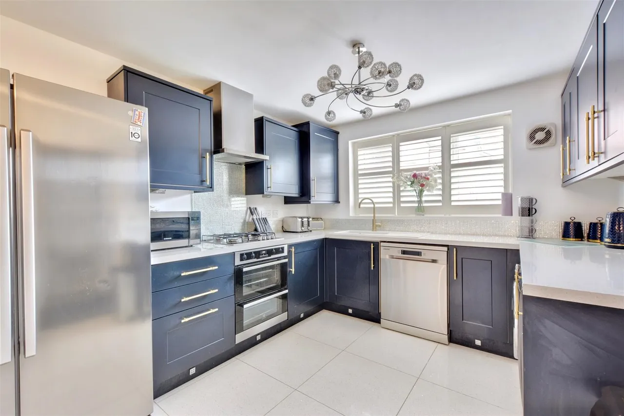 Pella Grove, Annesley, NG15, photo 4