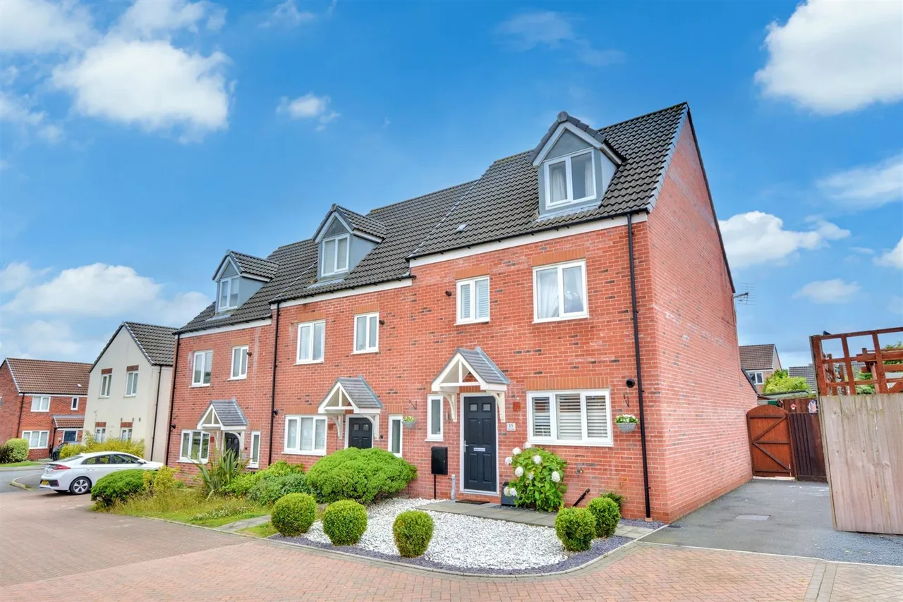 Pella Grove, Annesley, NG15, photo 3