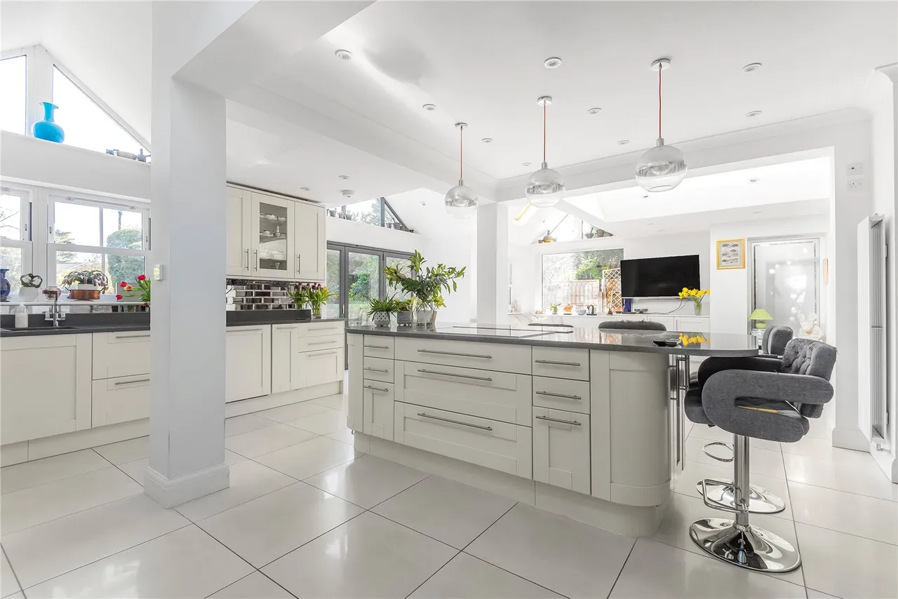 Wensleydale Road, Hampton, TW12 2LX, photo 4