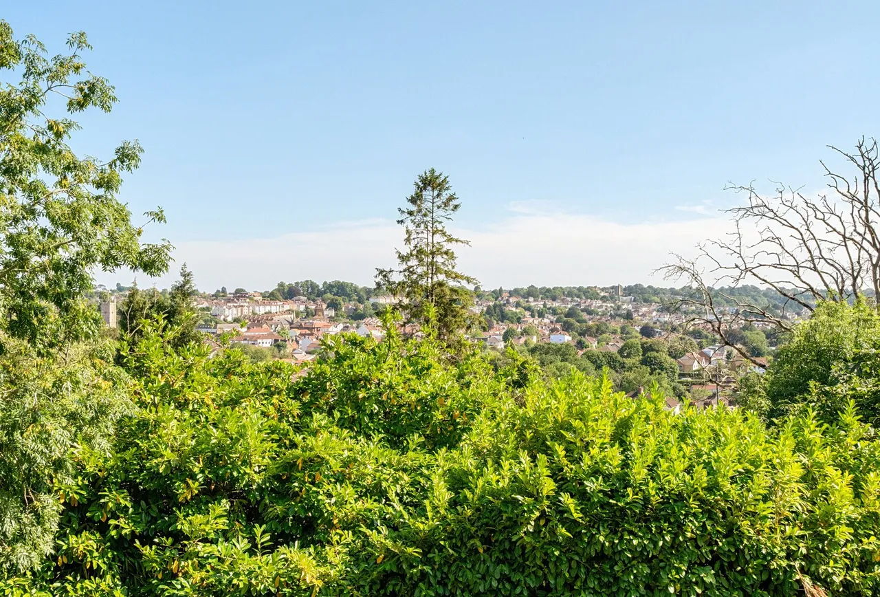 3 bed flat for sale — Westover Gardens, Bristol, BS9 3NE