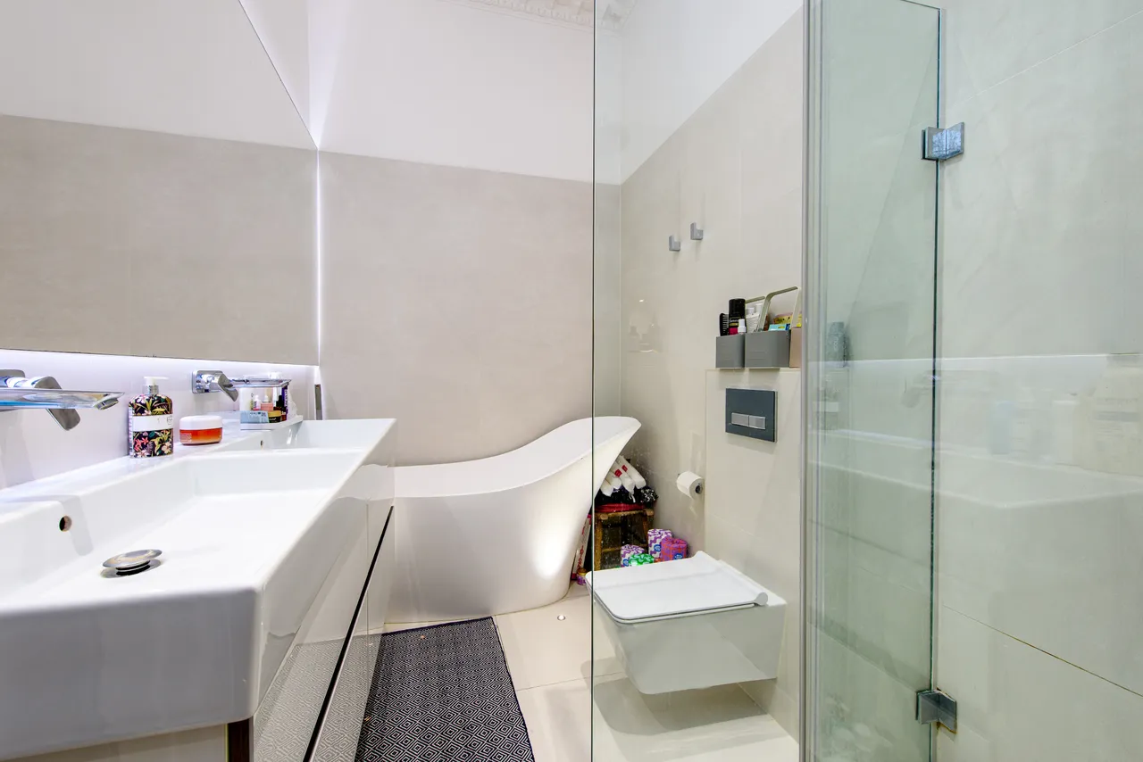 Flat 2, 260 Finchley Road, London, photo 12