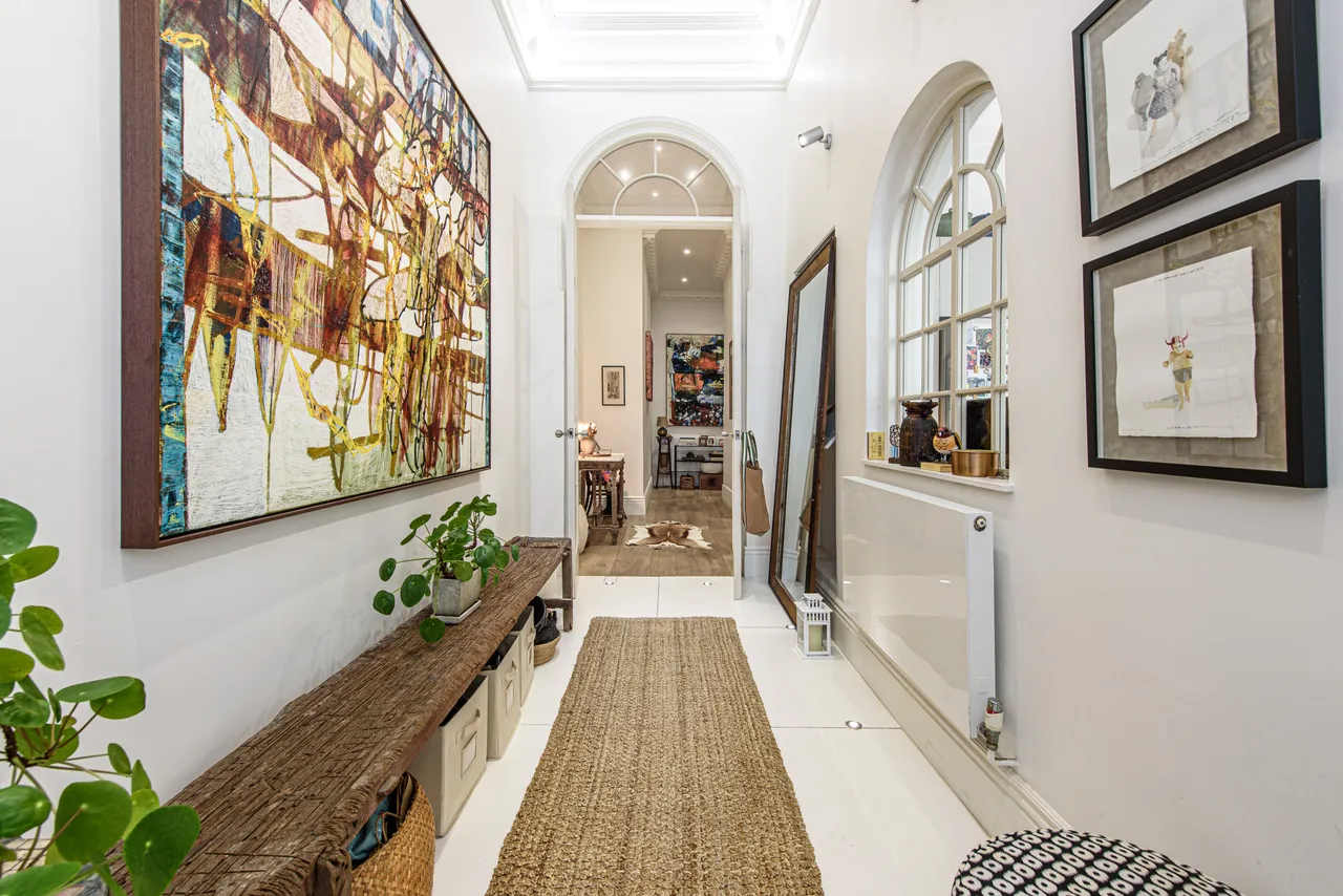 Flat 2, 260 Finchley Road, London, photo 6