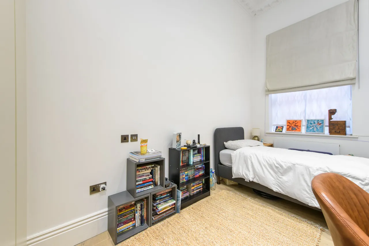 Flat 2, 260 Finchley Road, London, photo 9