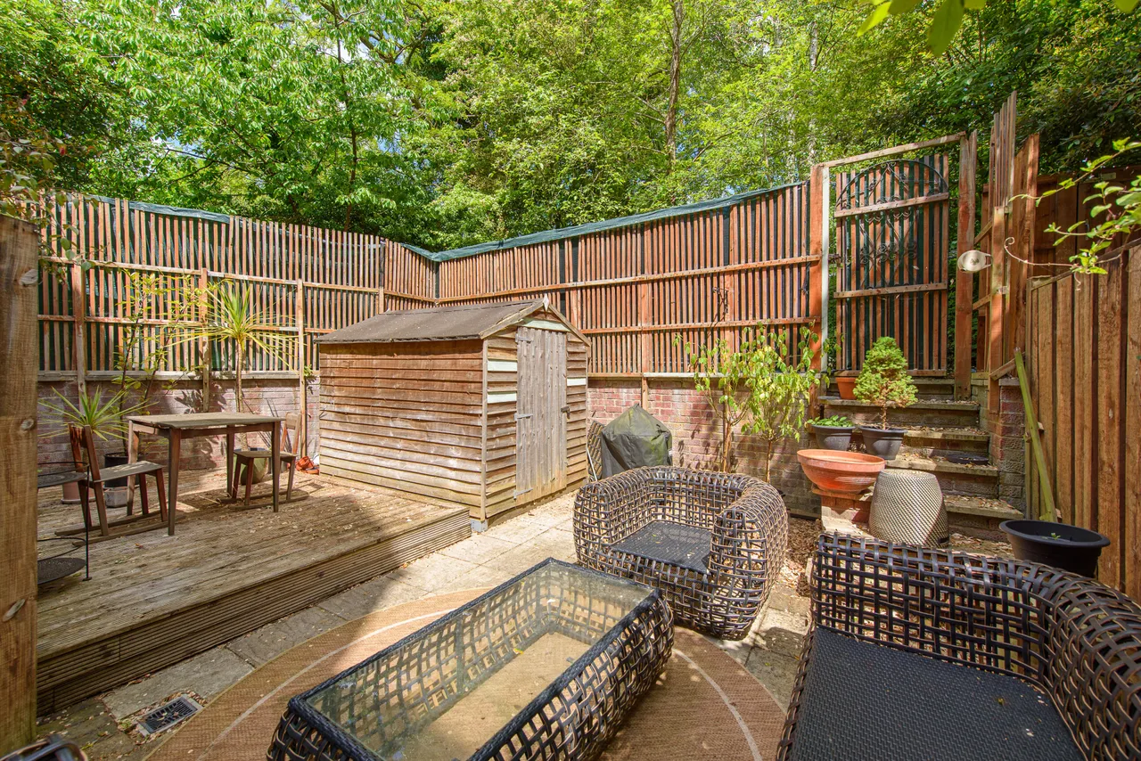 Flat 2, 260 Finchley Road, London, photo 3