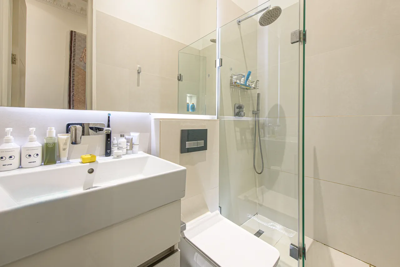 Flat 2, 260 Finchley Road, London, photo 11
