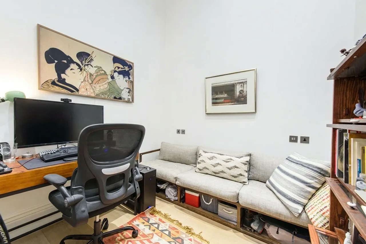 Flat 2, 260 Finchley Road, London, photo 8