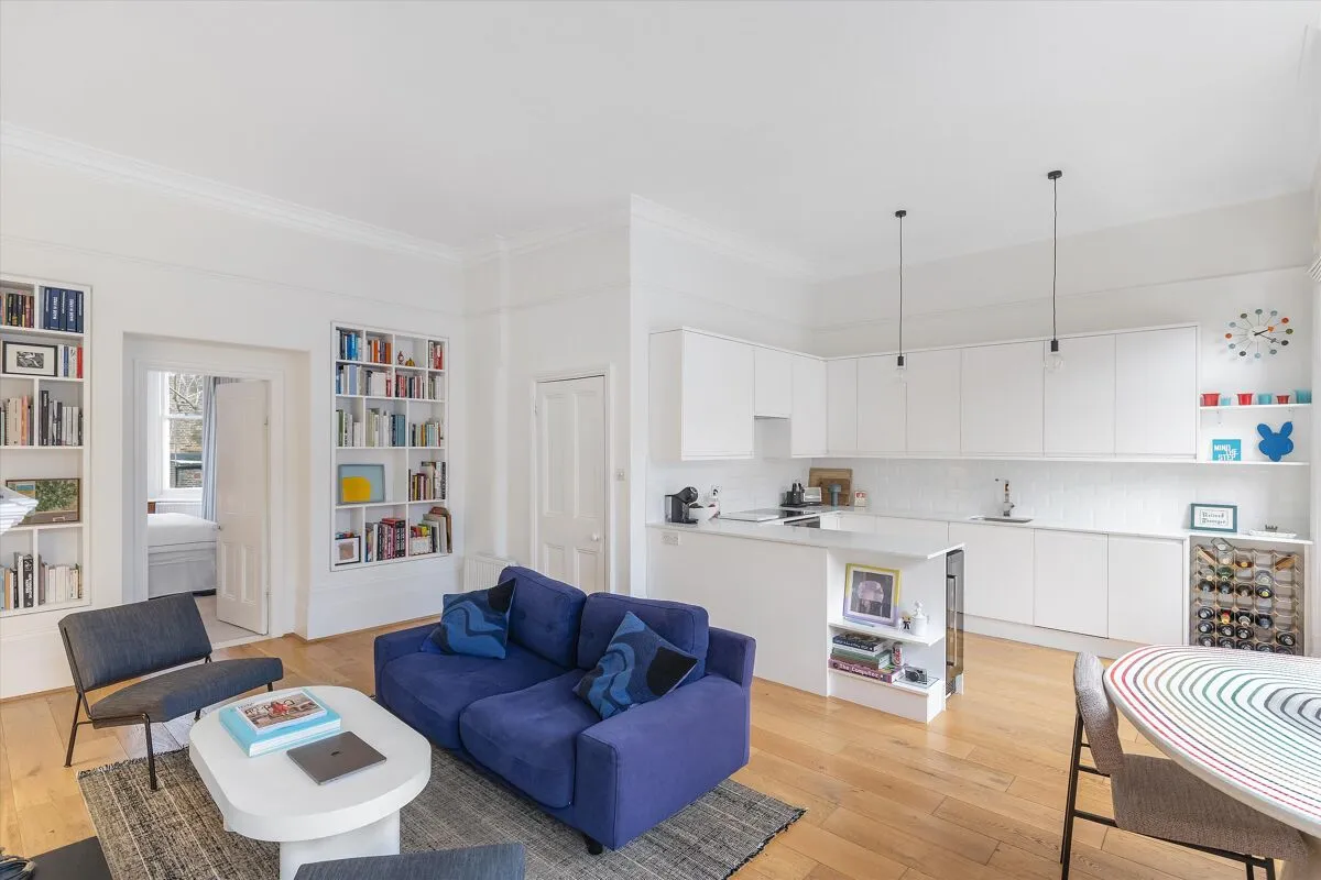 Addison Gardens, London, W14, photo 3