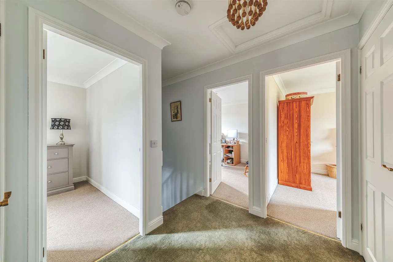 Woodhouse Road, Kilburn, photo 13