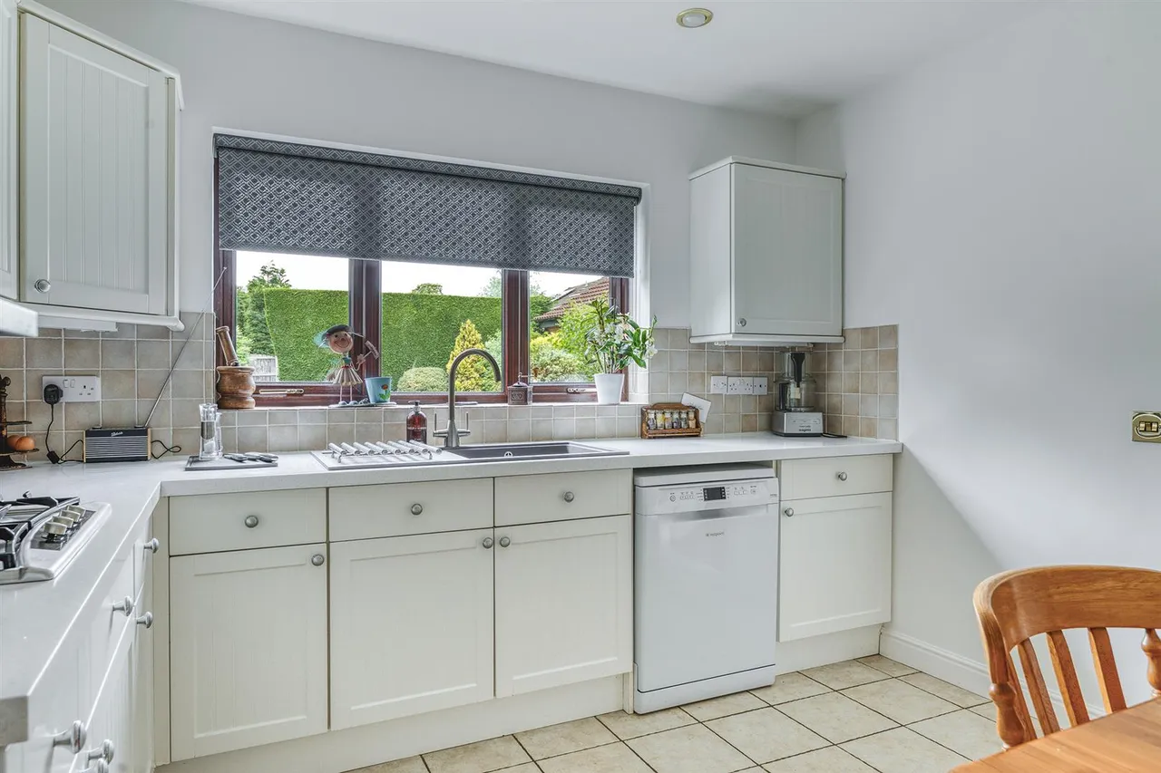Woodhouse Road, Kilburn, photo 11