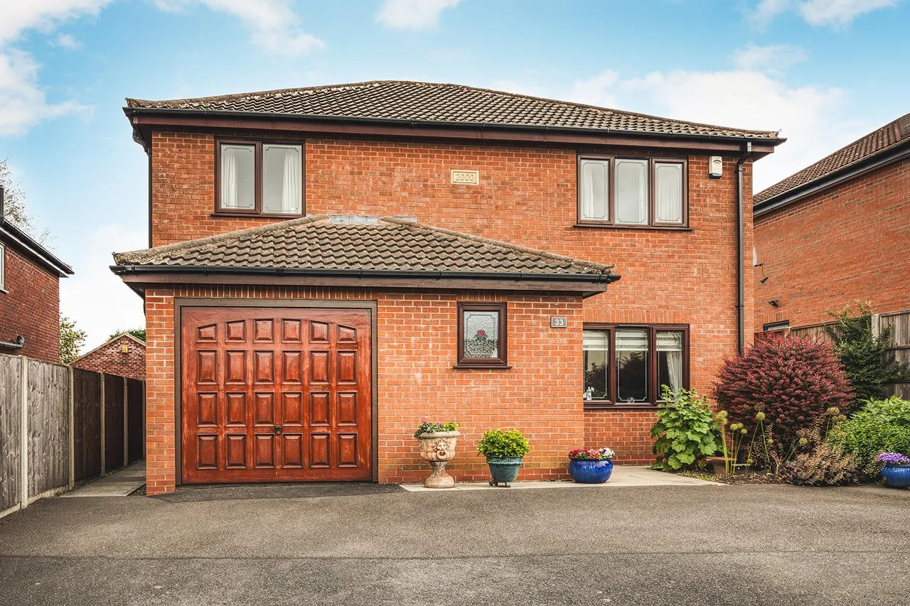 4 bed house for sale, Woodhouse Road, Kilburn