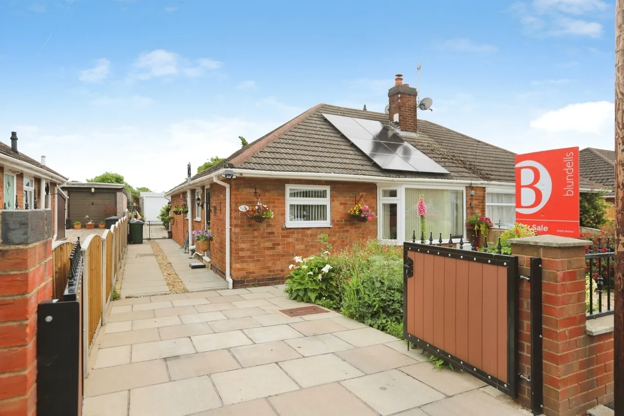 2 bed house for sale — Grenville Road, Doncaster, South Yorkshire, DN4