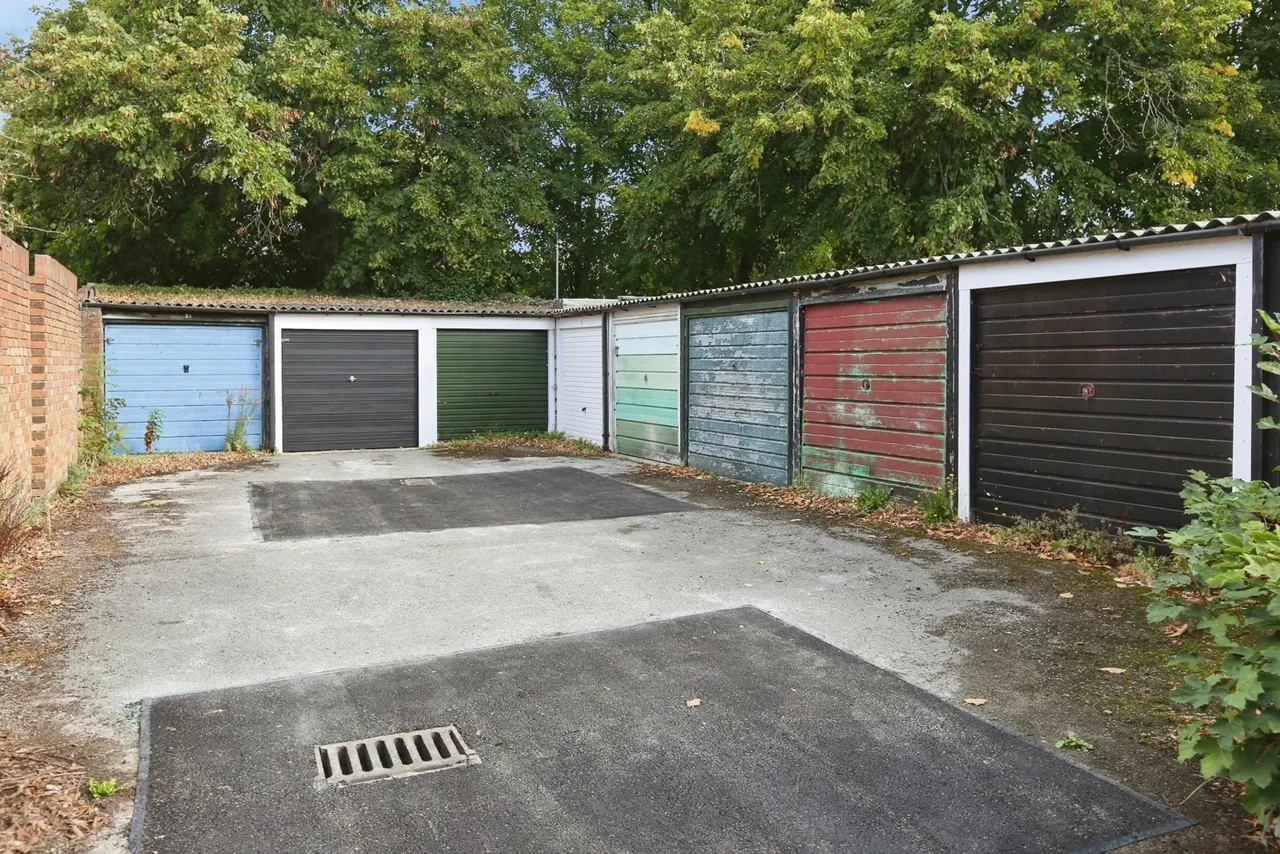 Lydiard Close, Eastleigh, SO50, photo 10