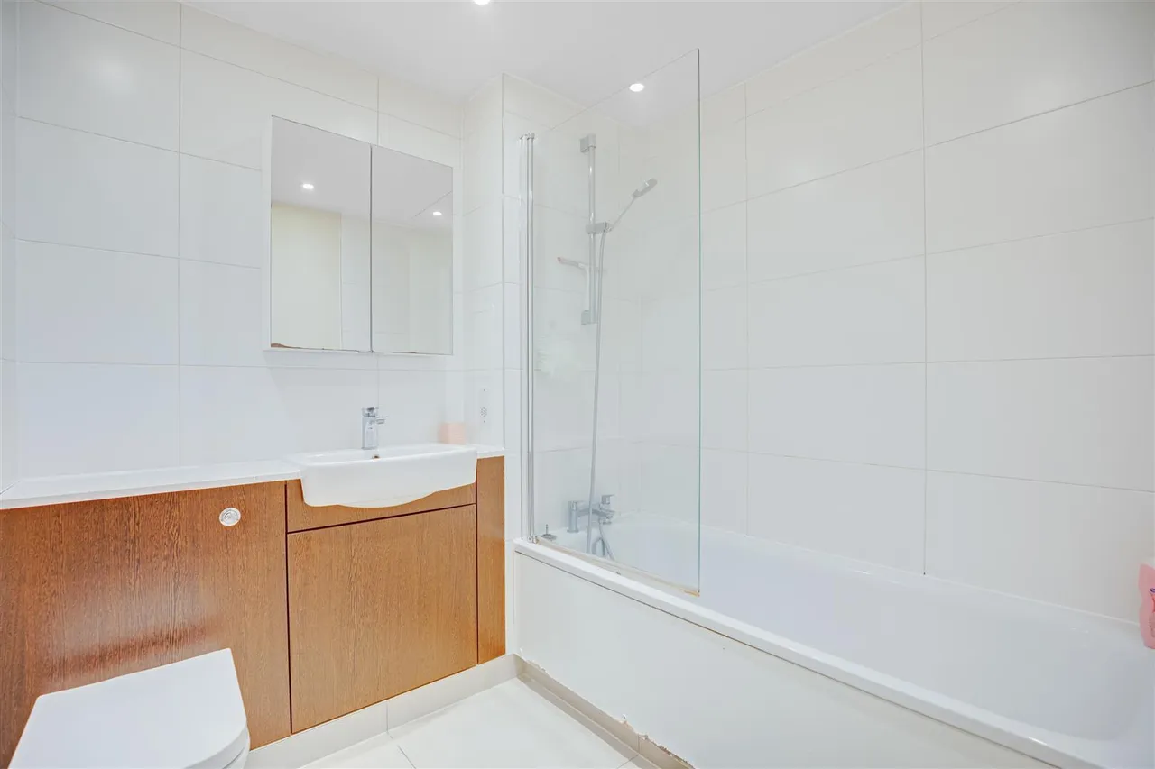 Turner Street, Canning Town, E16, photo 10