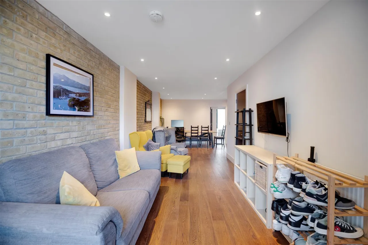 Turner Street, Canning Town, E16, photo 5