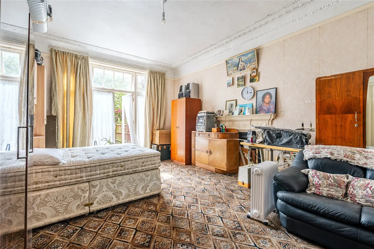 Mitcham Lane, London, SW16, photo 2
