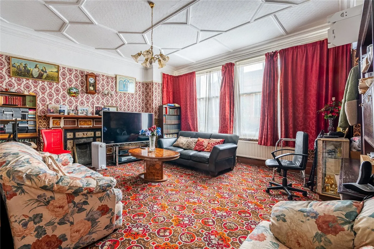 Mitcham Lane, London, SW16, photo 9