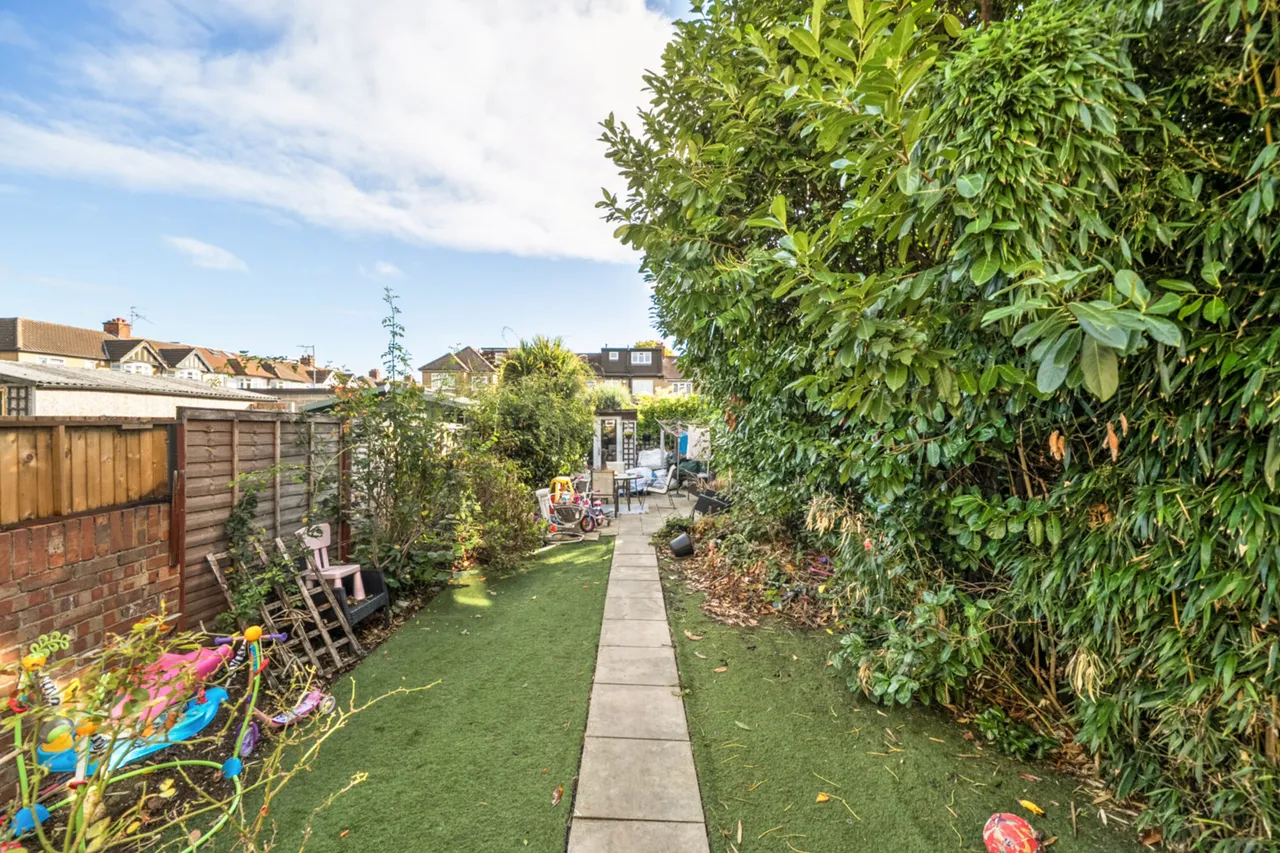 Victoria Road, Ruislip, HA4, photo 10