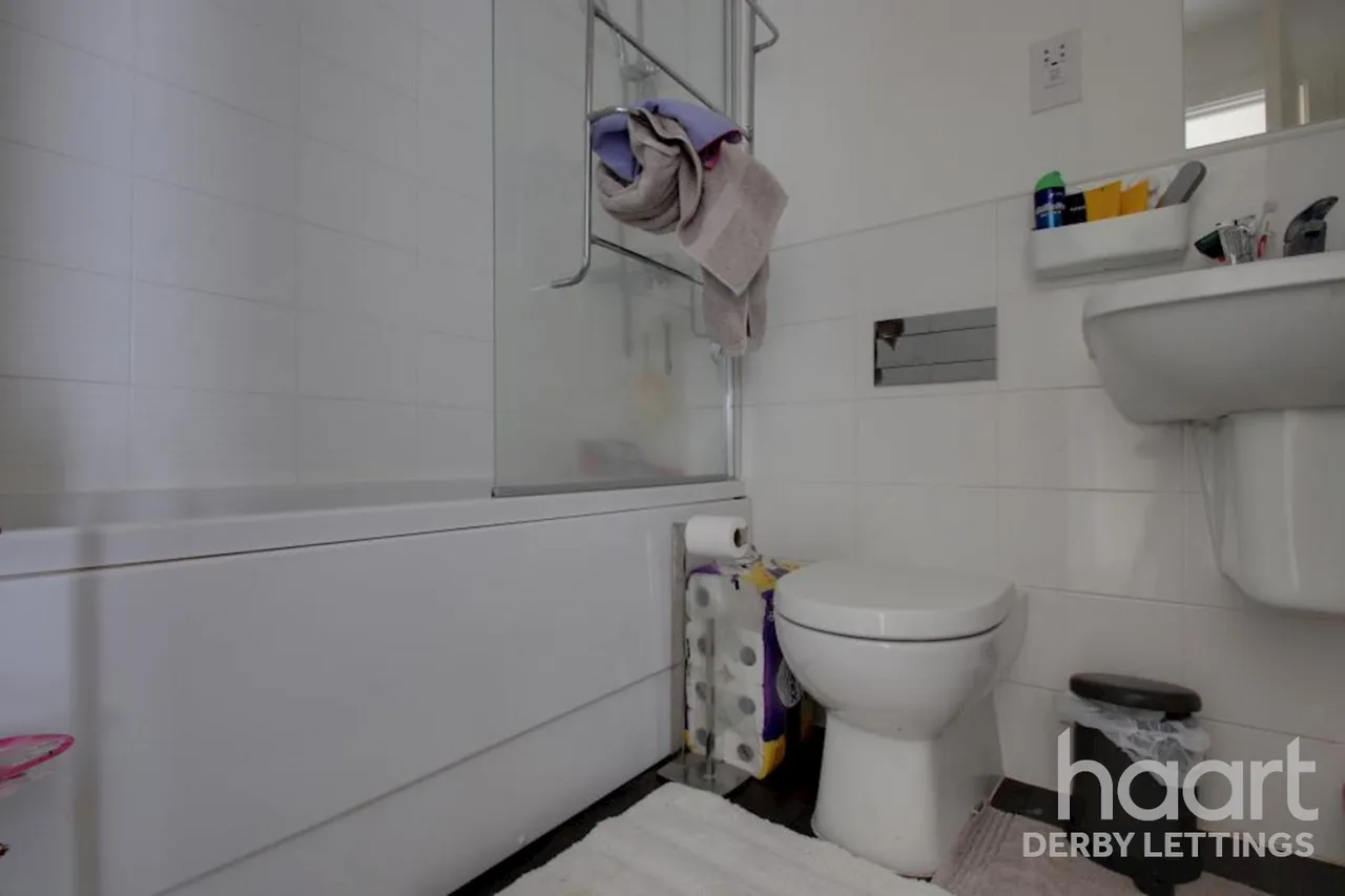 Carrington Street, DE1, photo 5