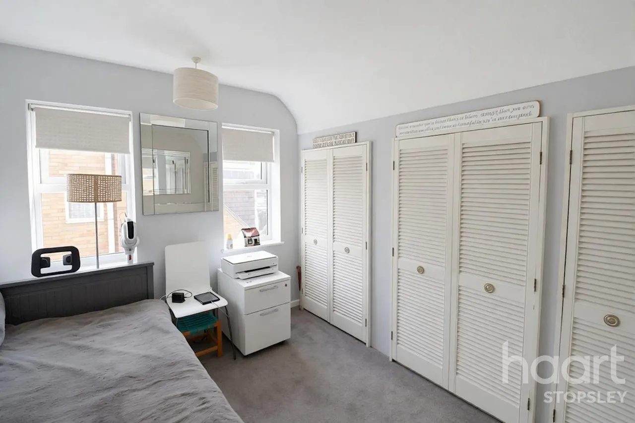 Forrest Crescent, Luton, LU2, photo 18
