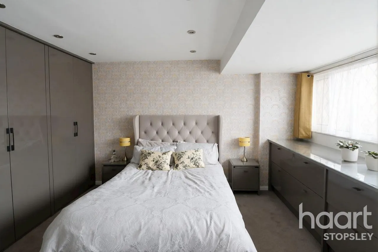 Forrest Crescent, Luton, LU2, photo 15